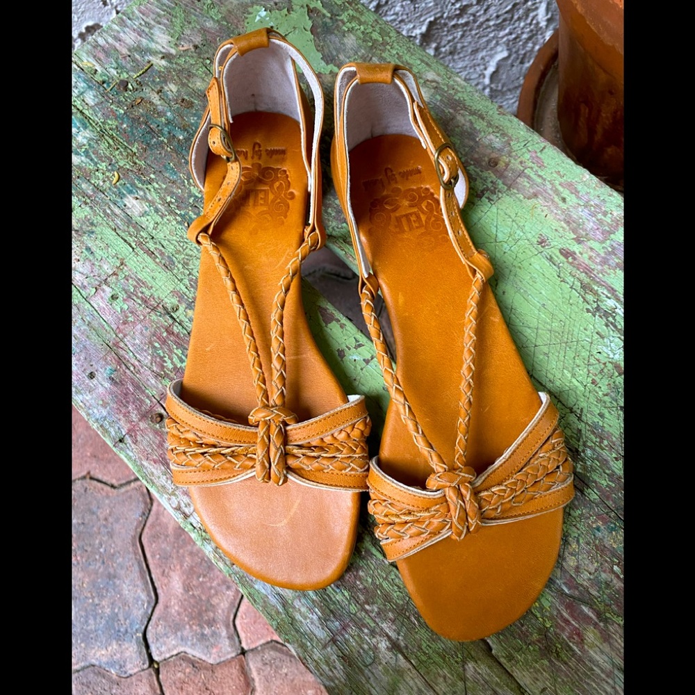 ELF Made by Hand Leather Sandals NWOT Size 9🌿